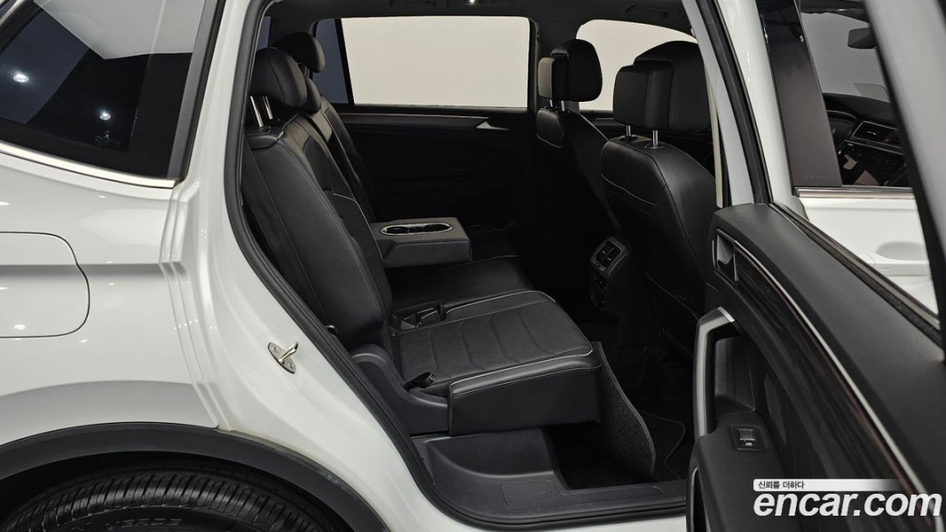 Volkswagen Tiguan 2.0 TSI Prestige, 2024