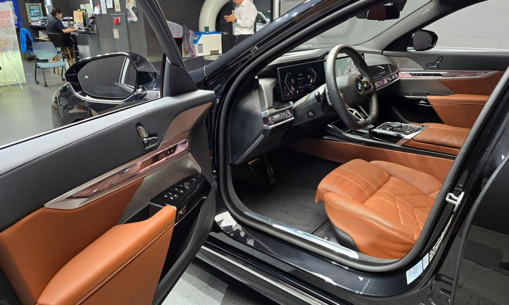 BMW 7-Series 740i xDrive M Sport, 2025
