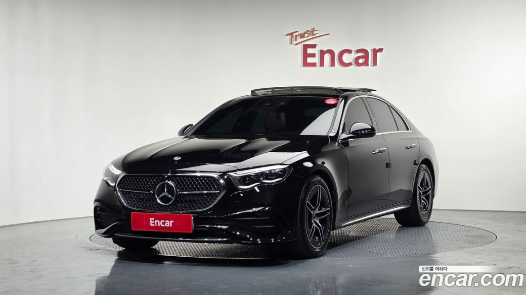 Mercedes-Benz E-Class E300 4MATIC AMG Line, 2024