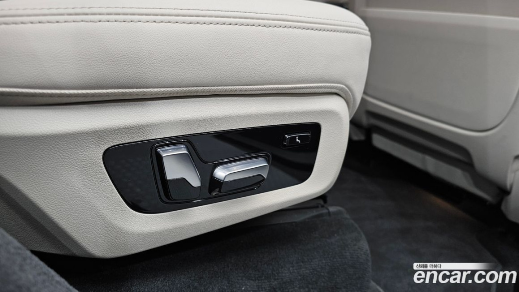 BMW X7 xDrive 40i Design Pure Excellence 7-Seater, 2025