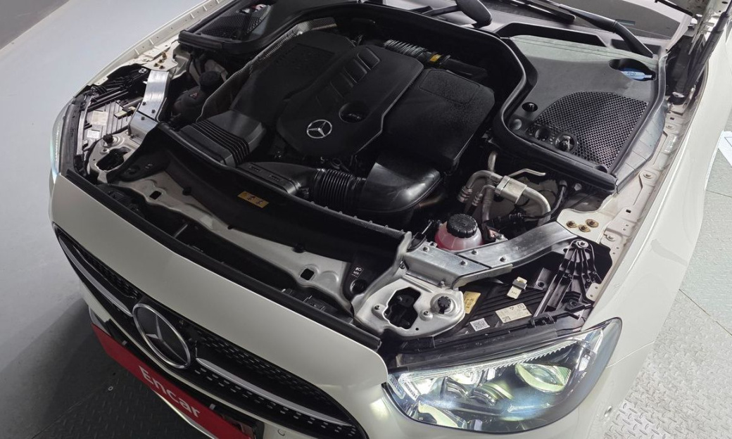 Mercedes-Benz E-Class E300d 4MATIC Coupe, 2022