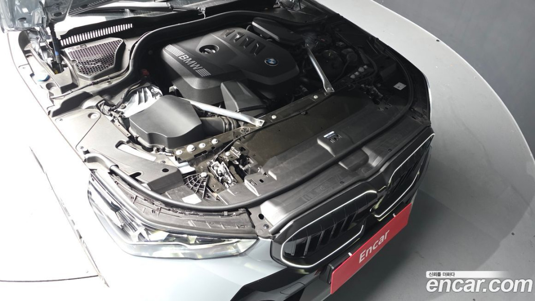 BMW 5-Series 520i M Sport, 2025