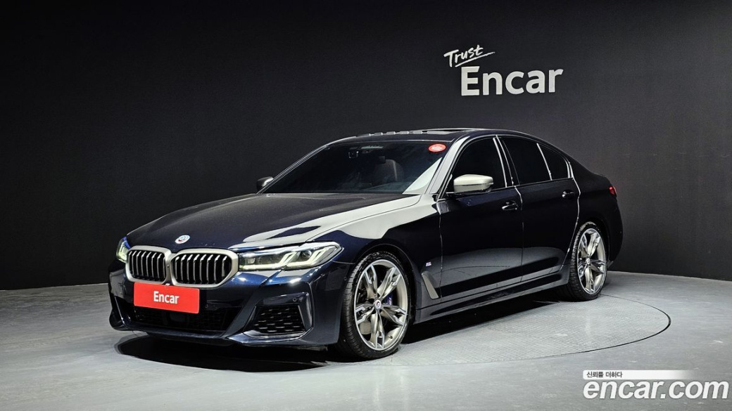 BMW 5-Series M550i xDrive, 2022