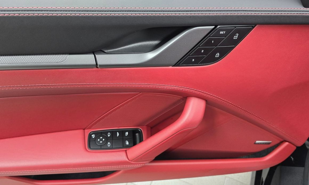 Porsche 911 Carrera 4S Cabriolet, 2024