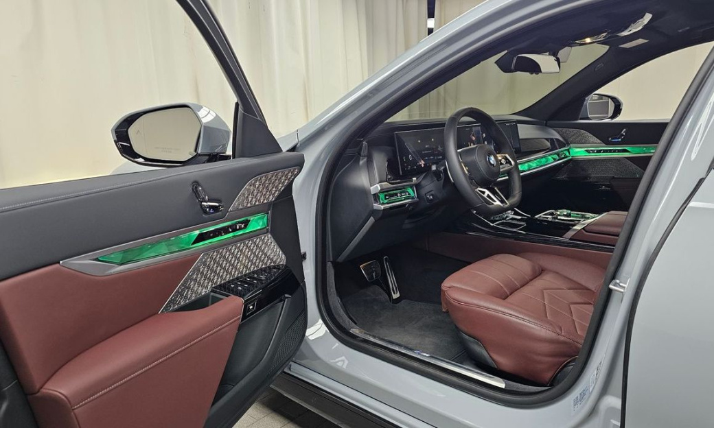 BMW 7-Series 740i xDrive M Sport Limited, 2025