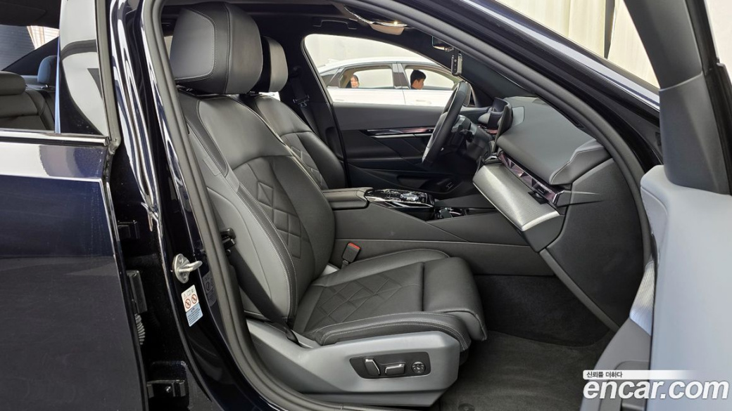 BMW 5-Series 530i xDrive M Sport, 2024