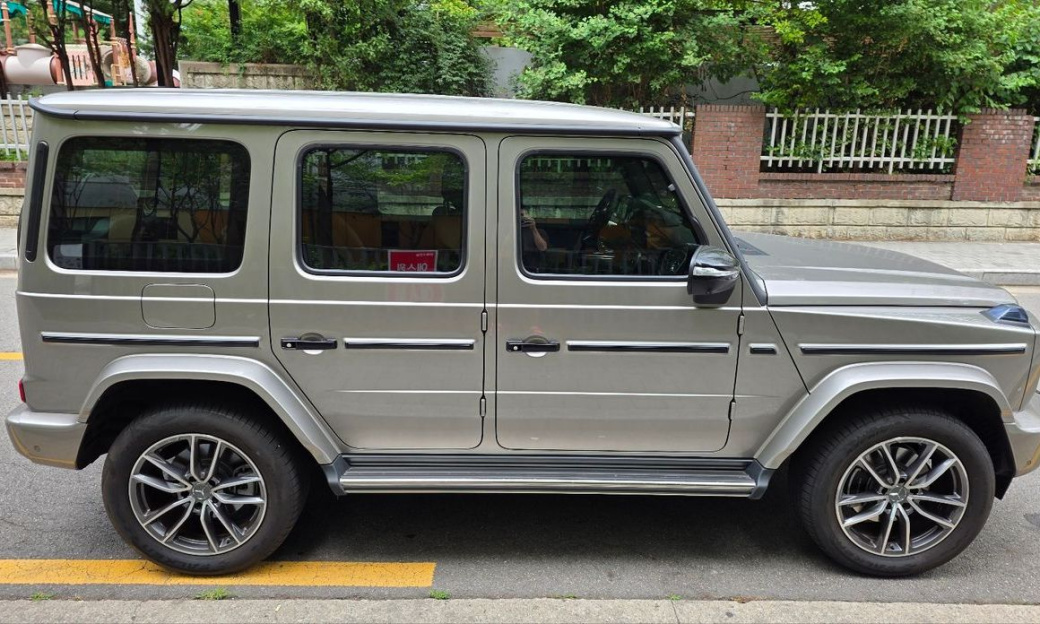 Mercedes-Benz G-Class G450d, 2025