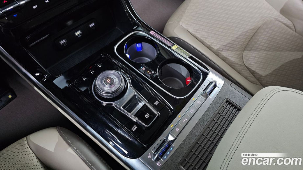 Kia Carnival 9-Seater Hi-Limousine, 2022