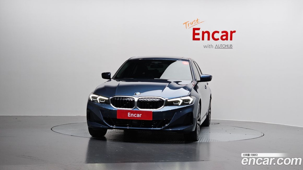 BMW 3-Series 320i, 2025