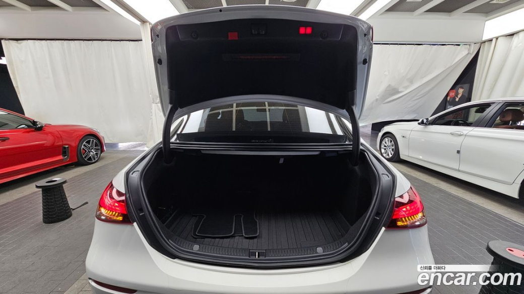 Mercedes-Benz E-Class E220d 4MATIC AMG Line, 2022