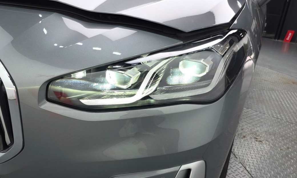 BMW 2-Series 218d Luxury, 2022