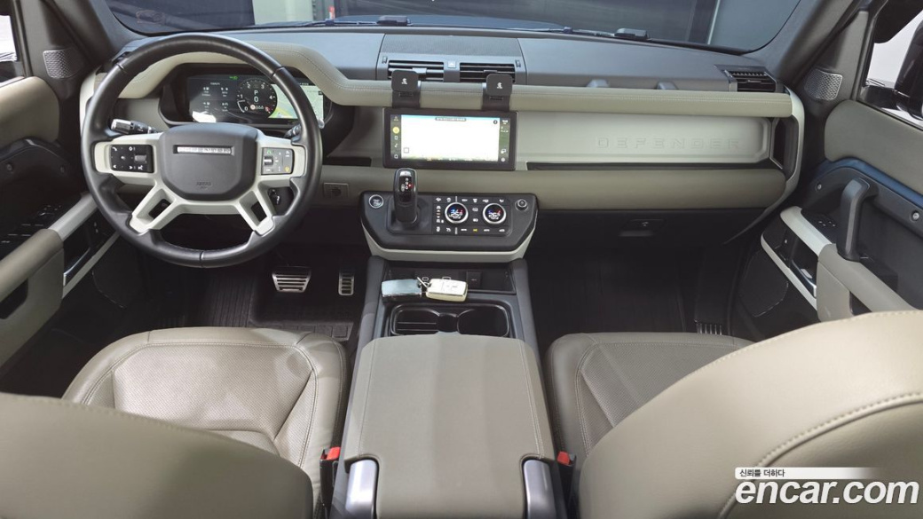 Land Rover Defender 110 D250 SE, 2022