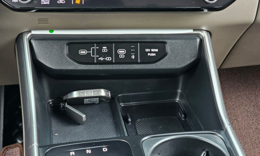 Kia Carnival 9-Seater Prestige, 2025