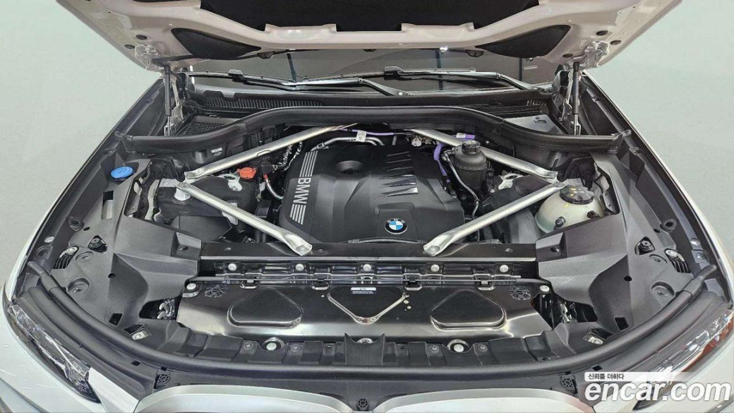 BMW X7 xDrive 40i Design Pure Excellence 7-Seater, 2025