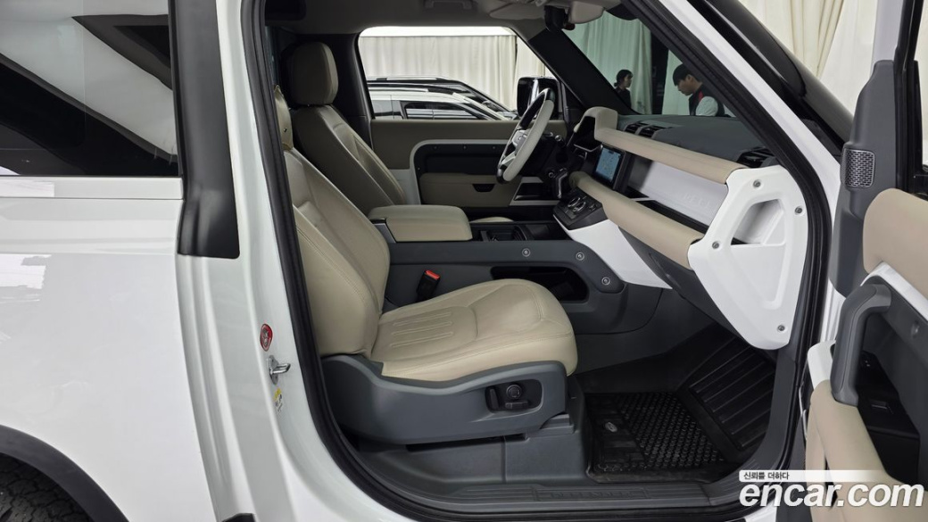 Land Rover Defender 90 D250 SE, 2022
