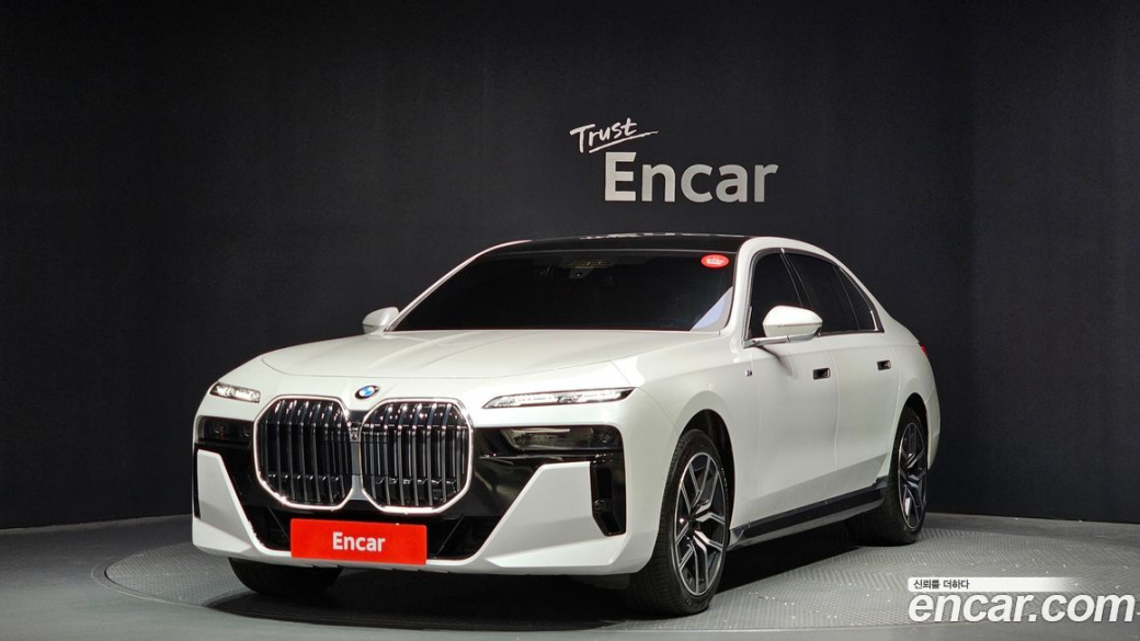 BMW 7-Series 740i xDrive M Sport, 2025