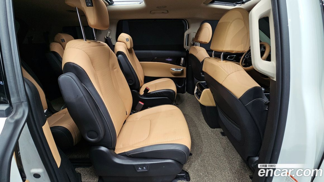 Kia Carnival 9-Seater Signature, 2022