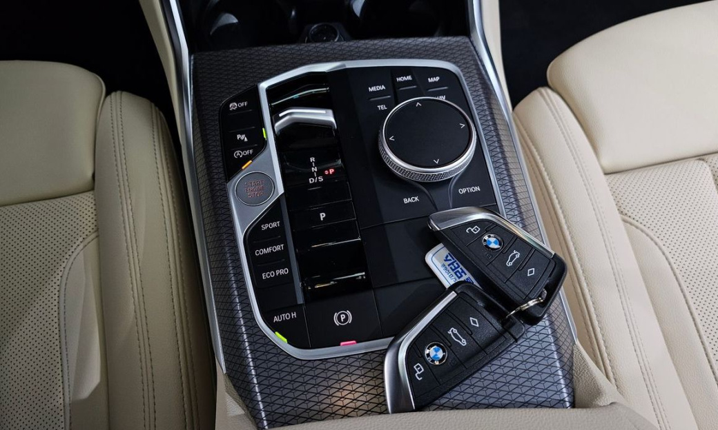 BMW 3-Series 320i M Sport, 2024