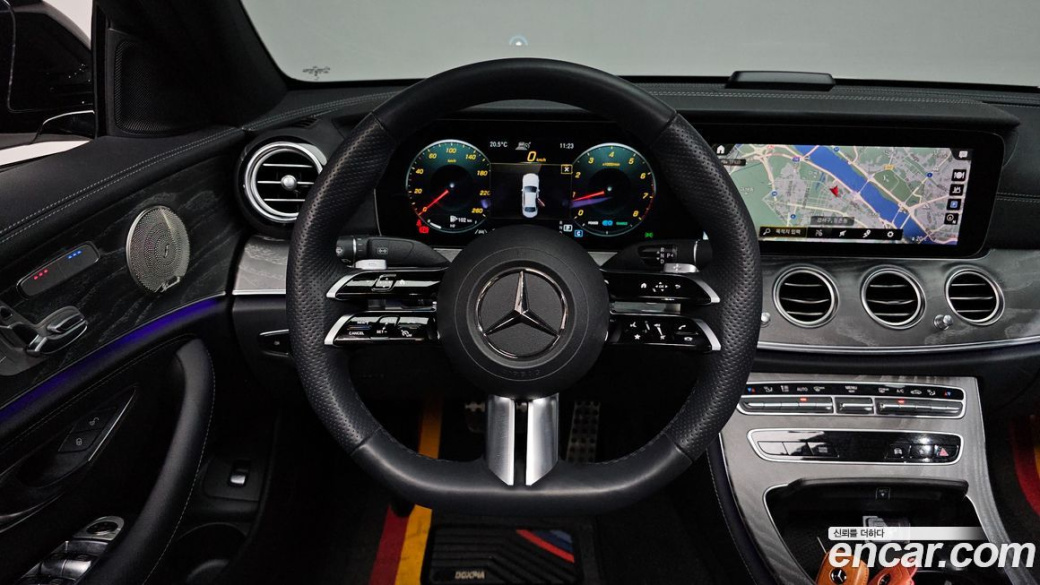 Mercedes-Benz E-Class E350 4MATIC AMG Line, 2023