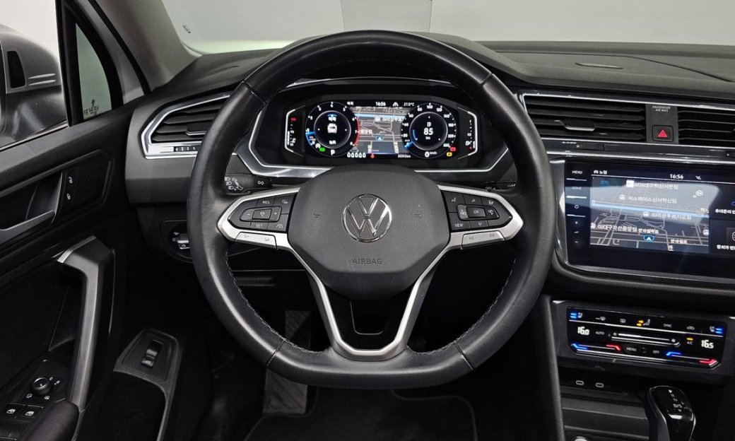 Volkswagen Tiguan 2.0 TSI Prestige, 2024