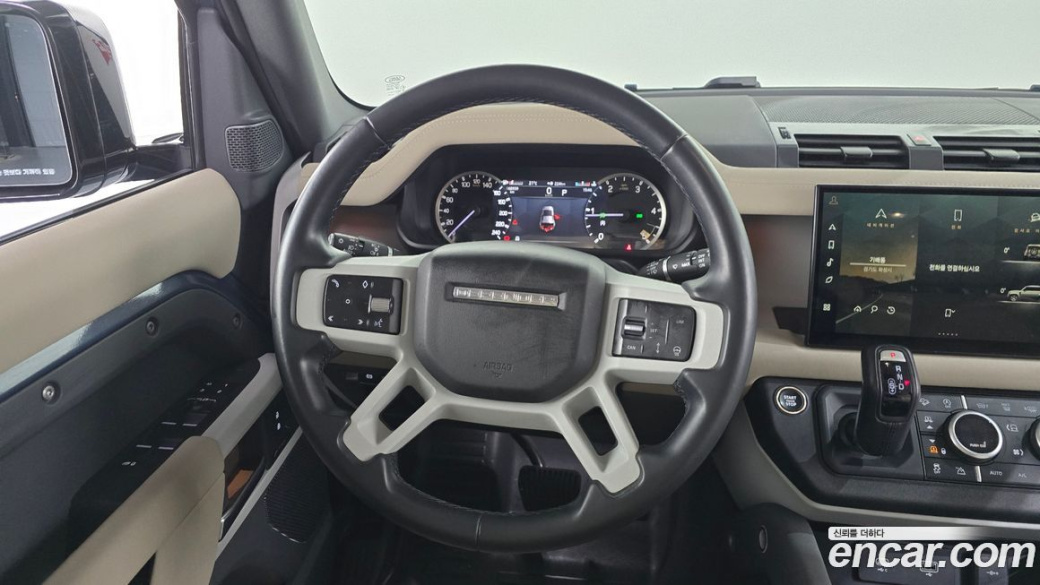 Land Rover Defender 110 D250 SE, 2023