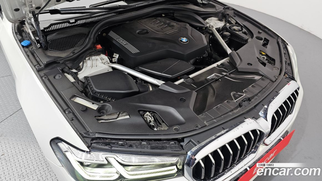 BMW 5-Series 520i M Sport, 2023