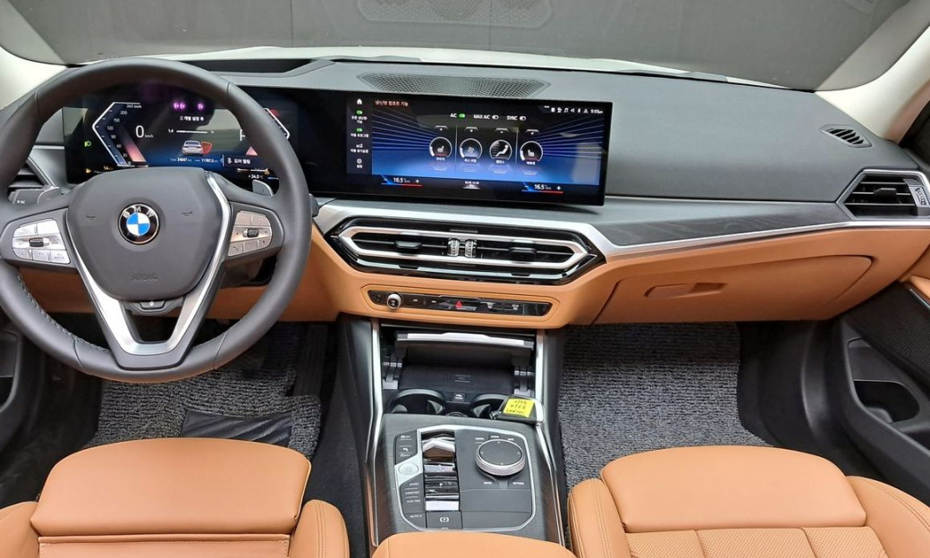 BMW 3-Series 320i, 2024