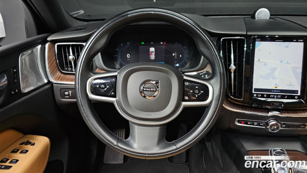 Volvo XC60 B6 Inscirtion, 2022