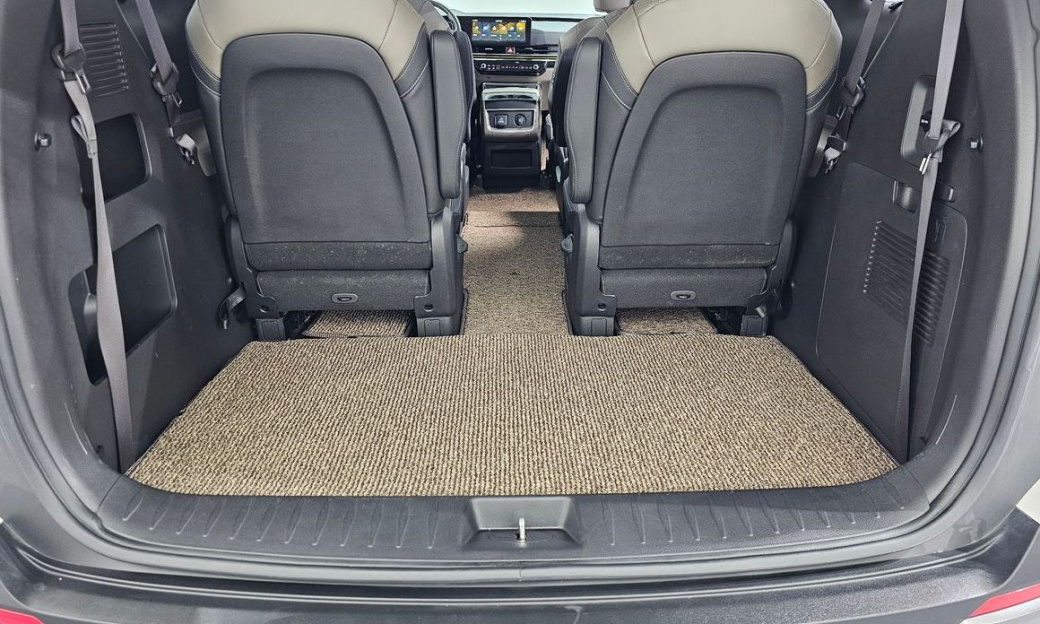 Kia Carnival 9-Seater Signature, 2025