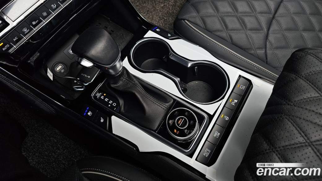 Kia Mohave Diesel 3.0 4WD 6-Seater, 2022