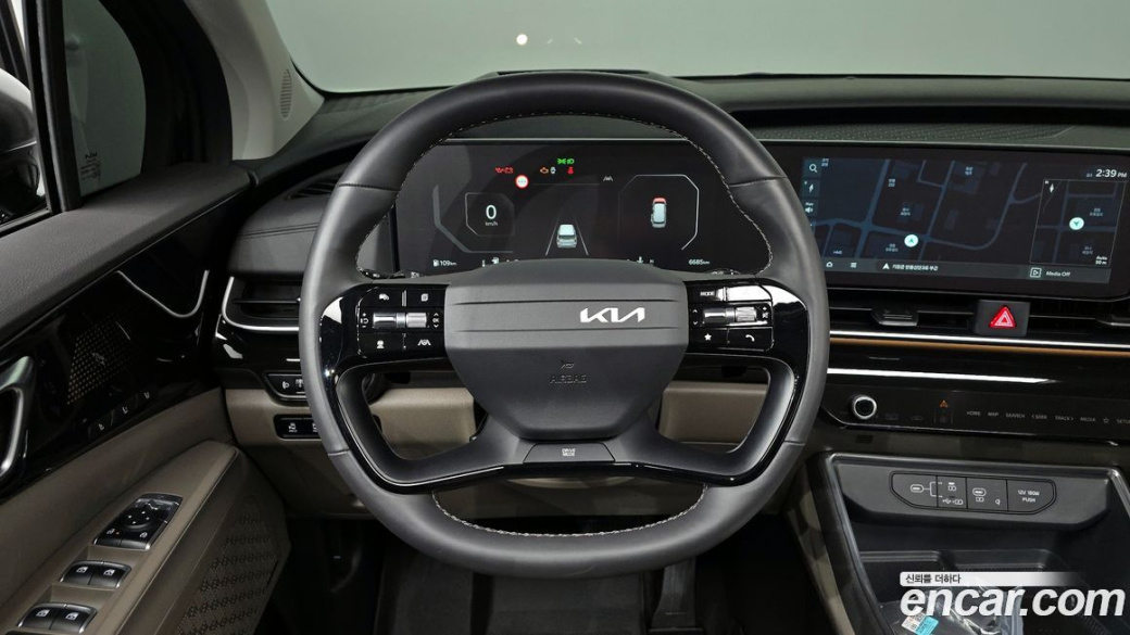 Kia Carnival 9-Seater Gravity, 2025