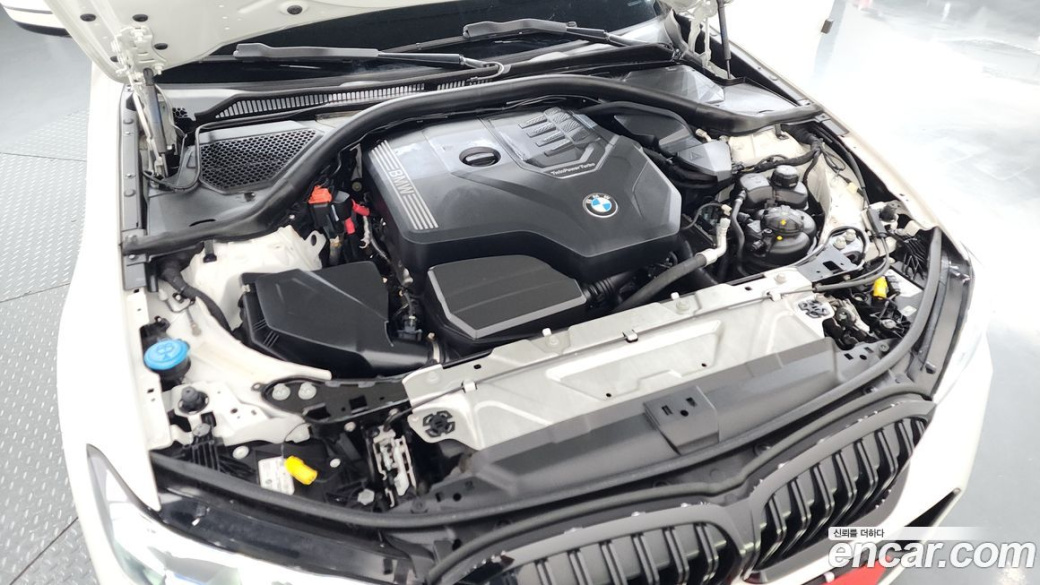 BMW 3-Series 320i M Sport, 2023