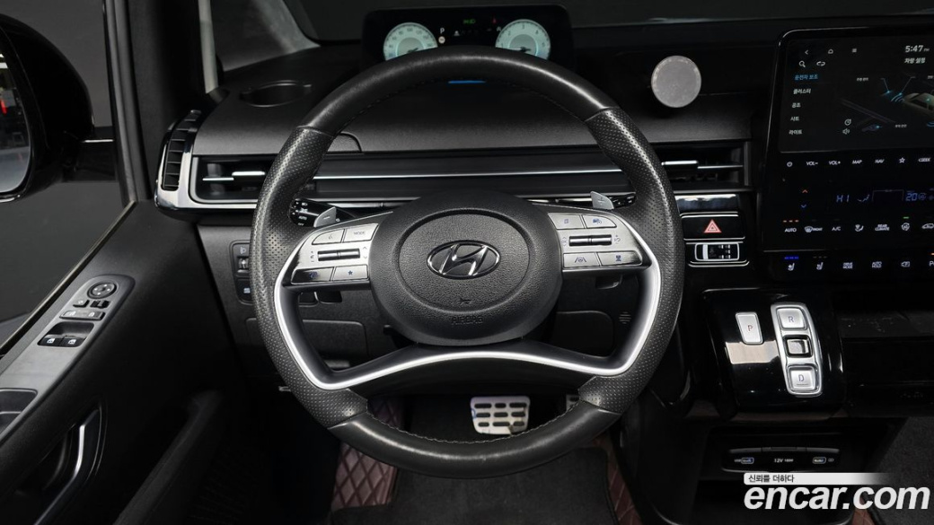 Hyundai Staria 4WD Lounge 7-Seater, 2023