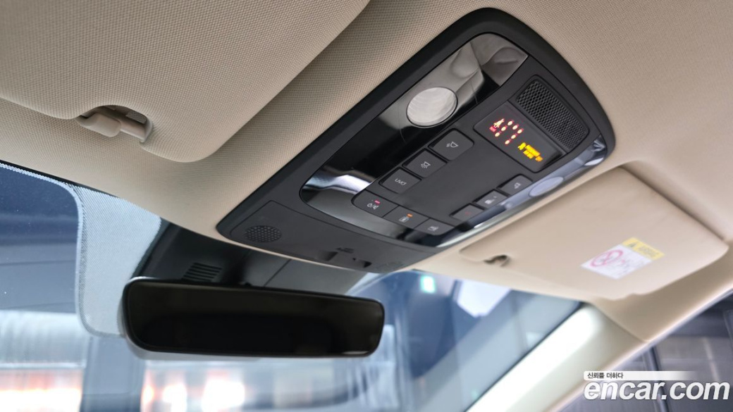 Kia Carnival 9-Seater Hi-Limousine, 2021