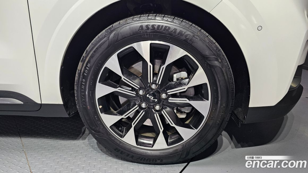 Kia Carnival 9-Seater Noblesse, 2023