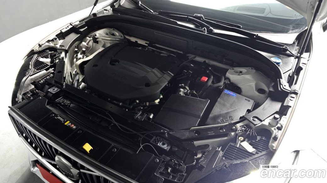 Volvo XC60 B6 Inscirtion, 2022