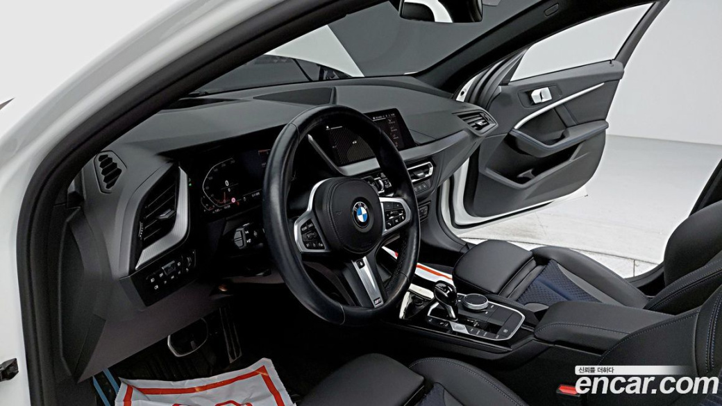 BMW 1-Series 120i M Sports, 2023