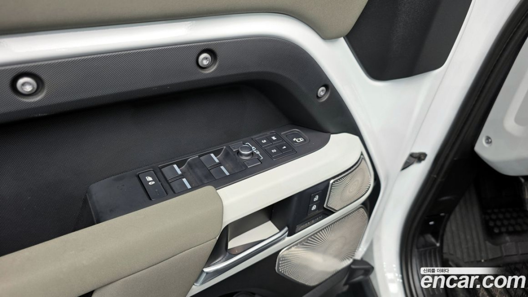 Land Rover Defender 110 P300 X-Dynamic SE, 2022