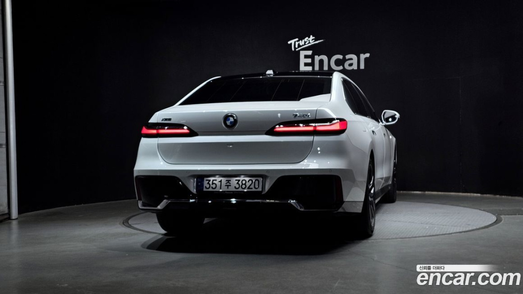 BMW 7-Series 740i xDrive M Sport, 2025