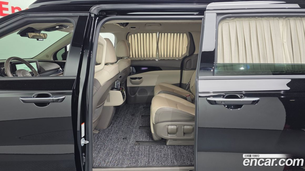 Kia Carnival 7-Seater Hi-Limousine, 2022