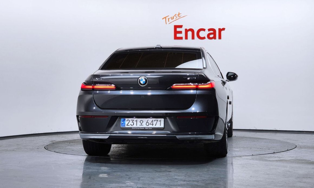 BMW 7-Series 740i sDrive Design Pure Excellence, 2023