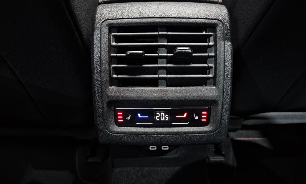 Volkswagen Golf 2.0 GTI, 2024
