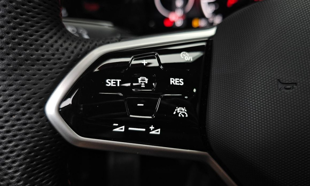 Volkswagen Golf 2.0 GTI, 2024