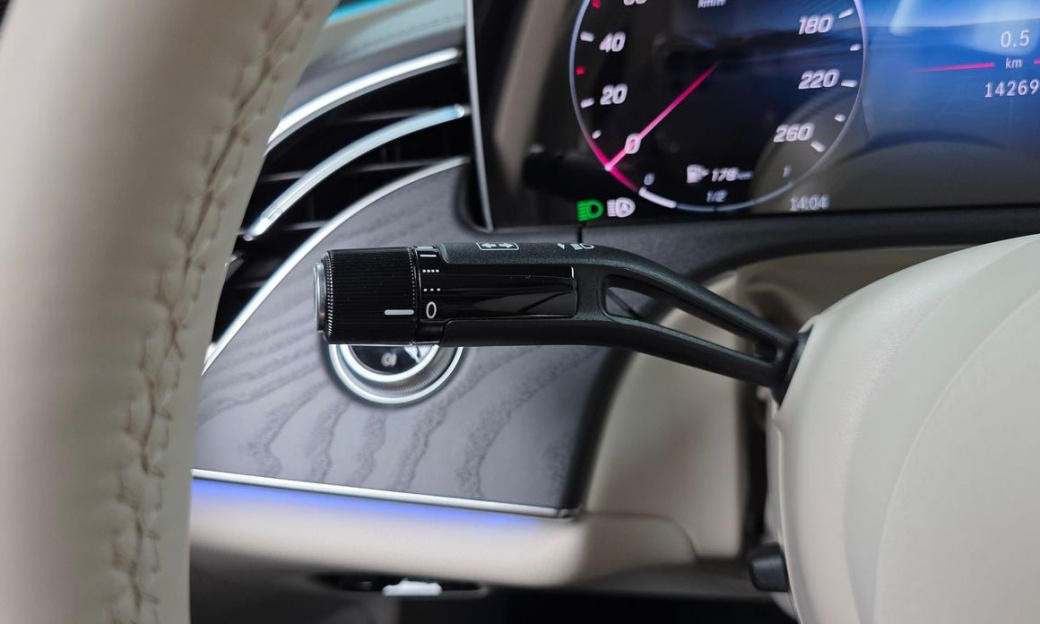 Mercedes-Benz E-Class E220d 4MATIC Exclusive, 2024