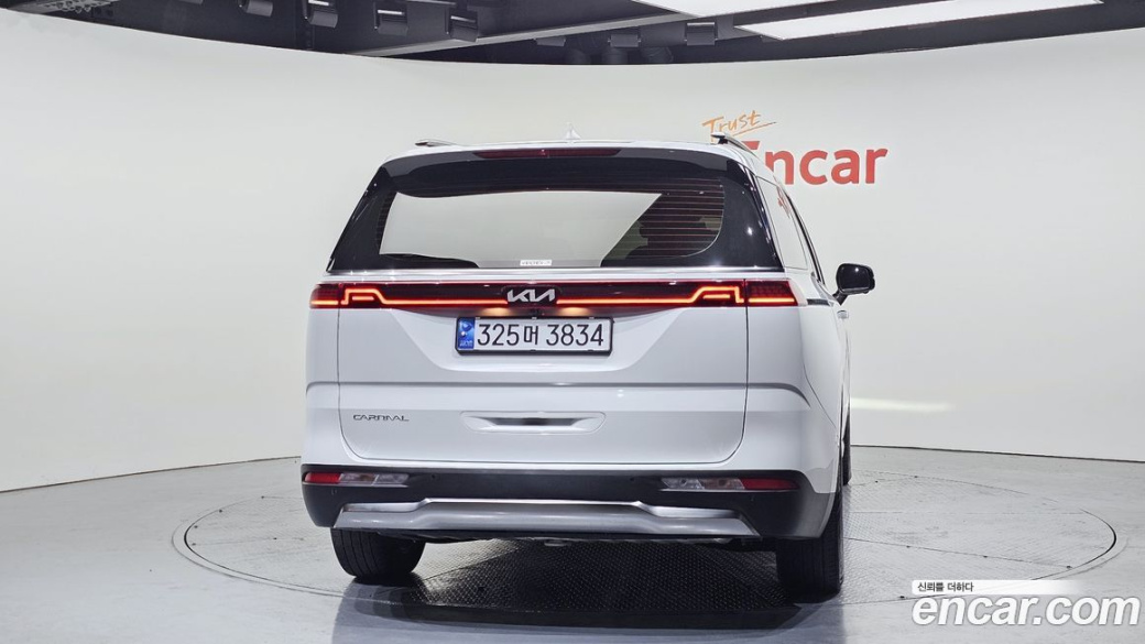 Kia Carnival 9-Seater Signature, 2023
