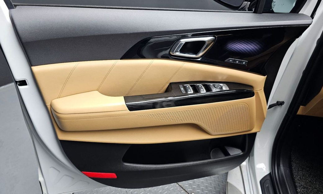 Kia Carnival 9-Seater Signature, 2023