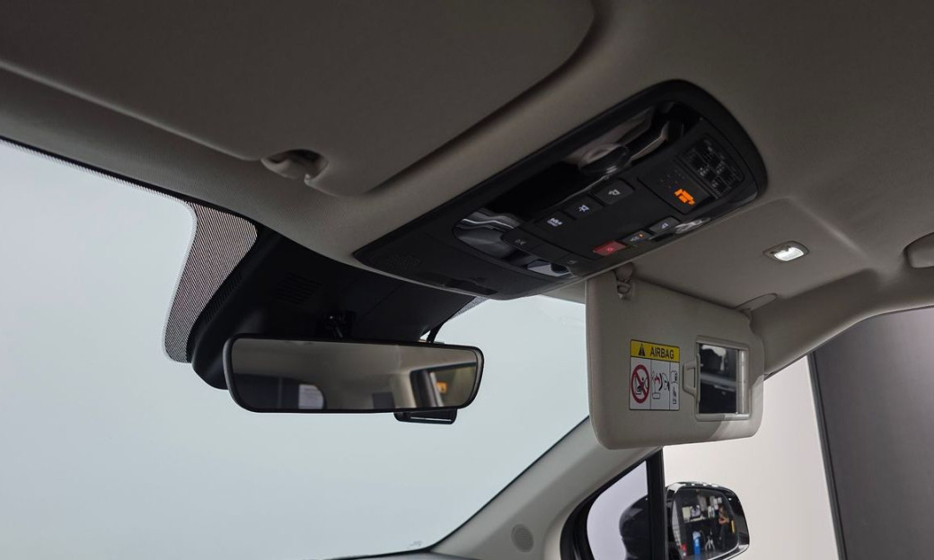 Kia Carnival 9-Seater Prestige, 2025