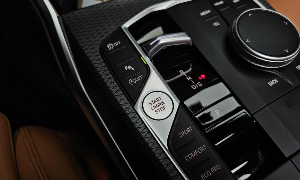 BMW 3-Series 320i M Sport, 2024