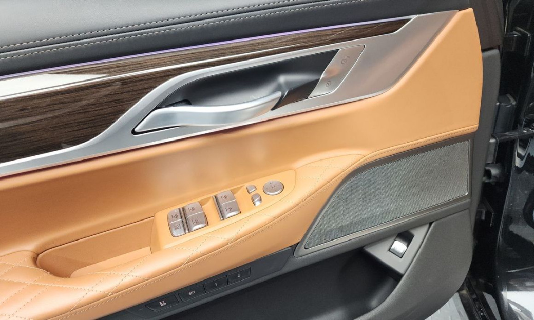 BMW 7-Series 740i Design Pure Excellence, 2022