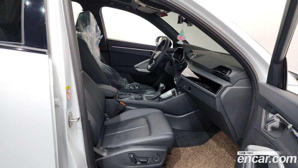 Audi Q3 35 TDI Premium, 2025
